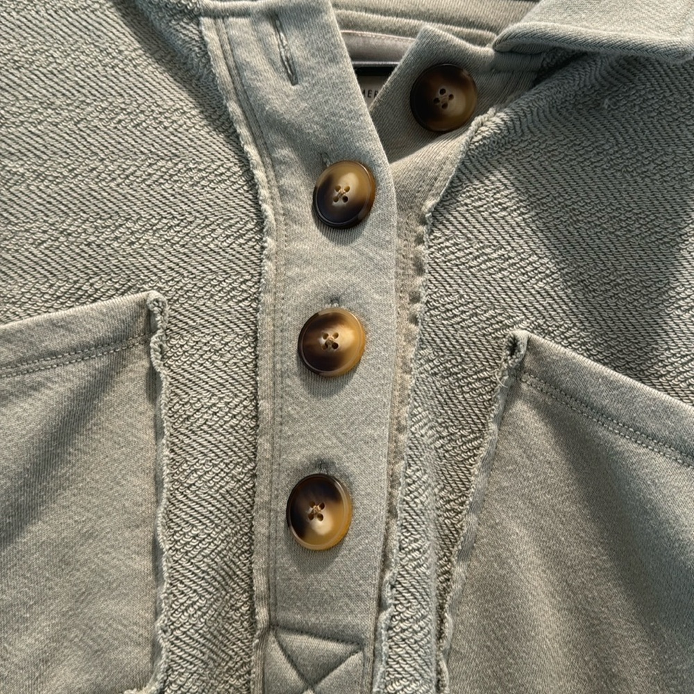 AE sweatshirt - Picture 2 of 4